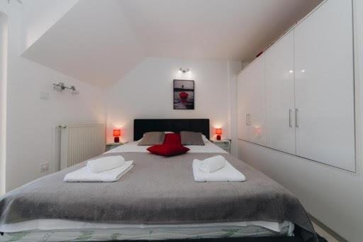 Duga Apartmani クラグイェヴァツ エクステリア 写真